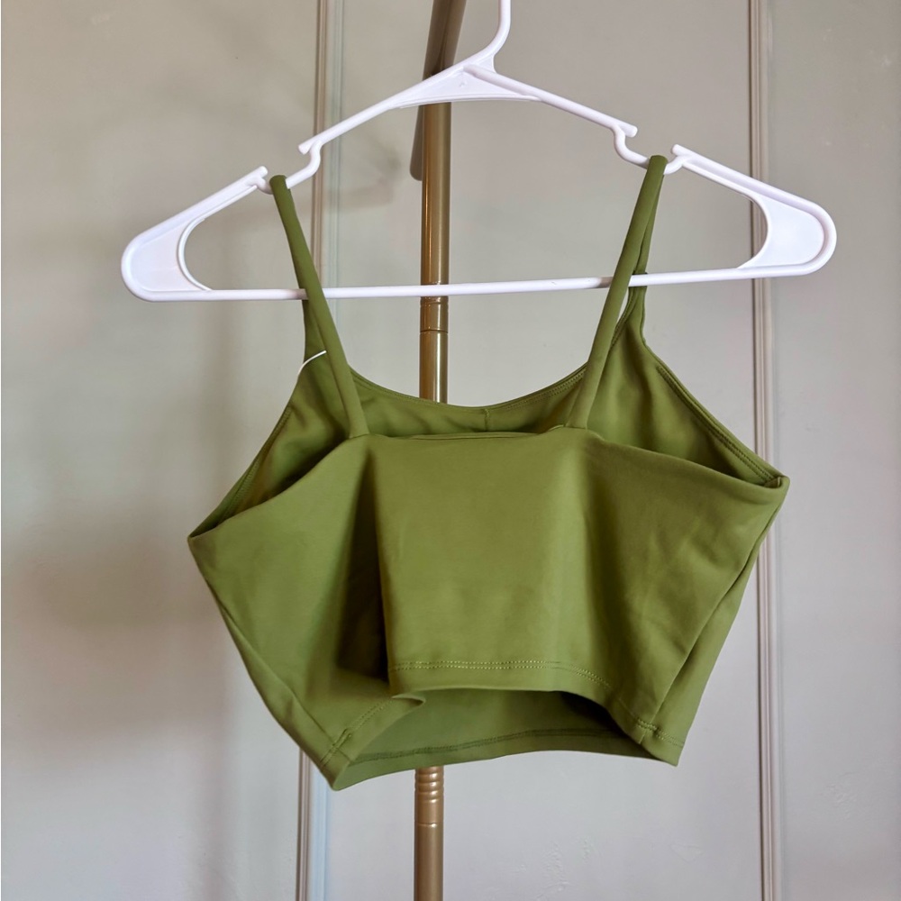 Halara Size Small NWT Green Basic Padded Workout Cropped Tank Top A-C Cups - Picture 4 of 4